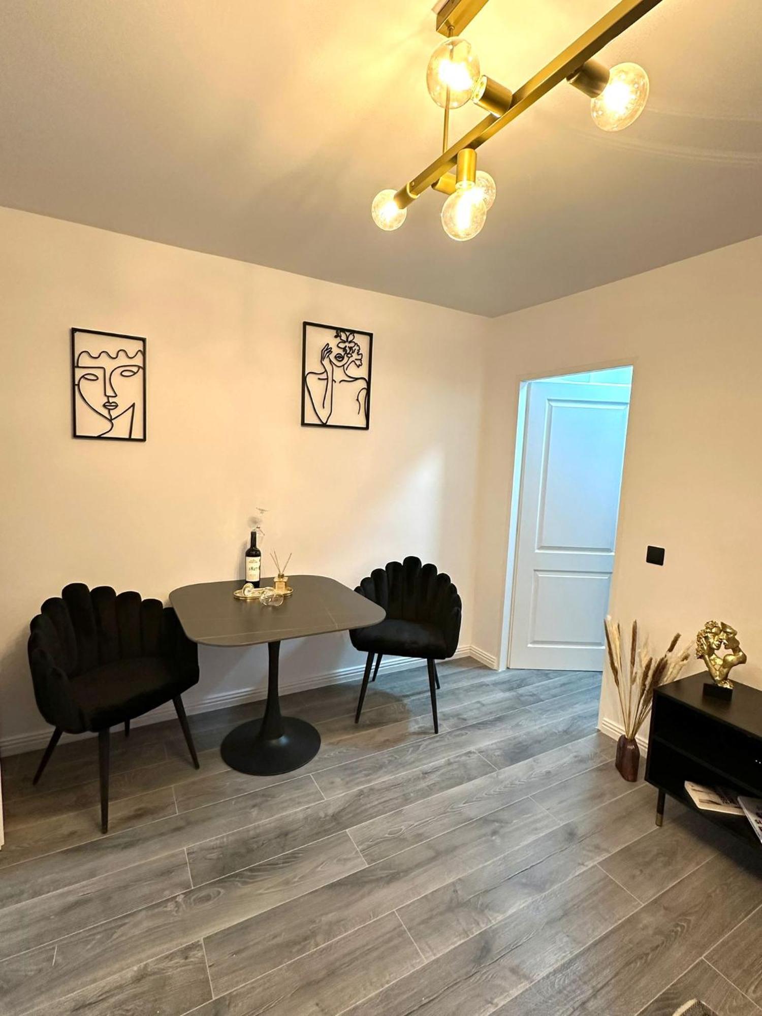 Evelyn Apartment Bistriţa Eksteriør bilde