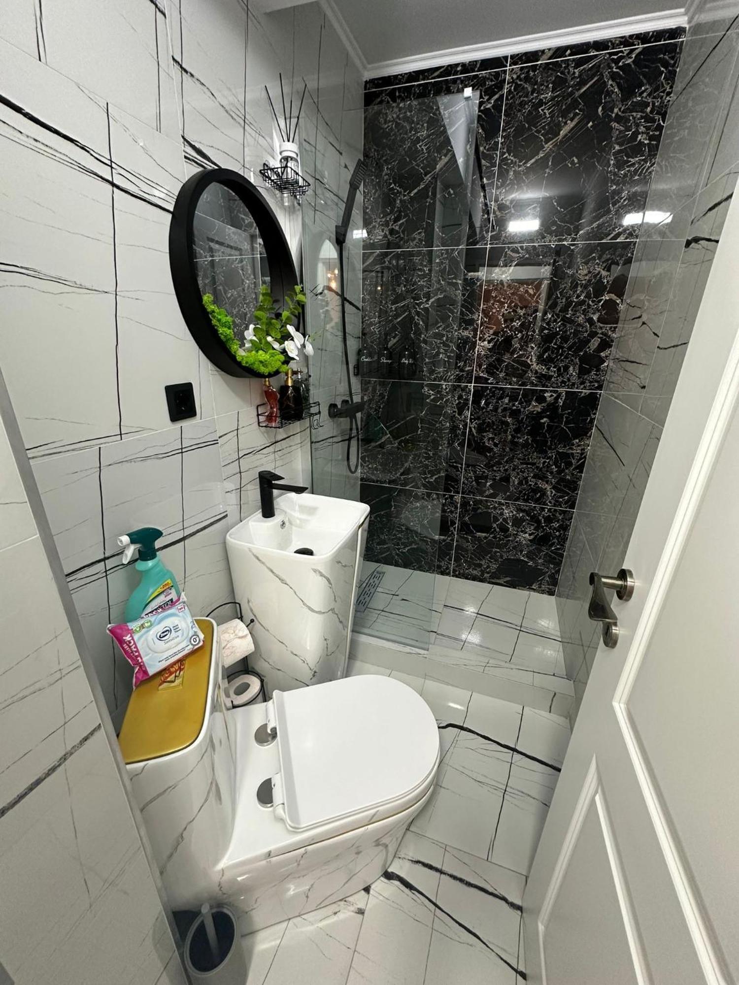 Evelyn Apartment Bistriţa Eksteriør bilde